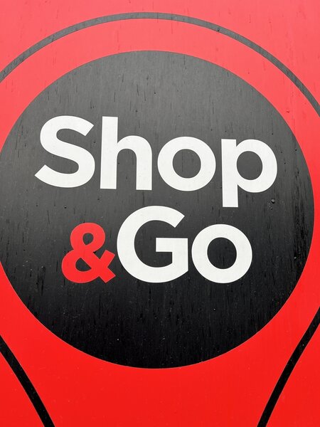 Lucratori comerciali pentru Shop & Go,